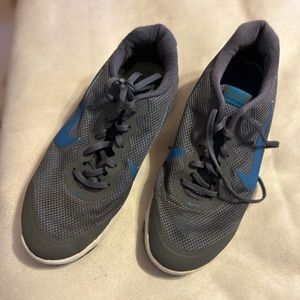 Nike men’s tennis shoes